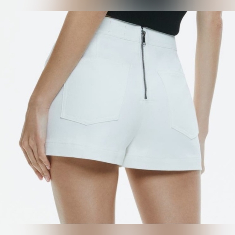 Alice + Olivia Lakelyn  White Denim Skort Size-31 ( NEW WITH TAG )